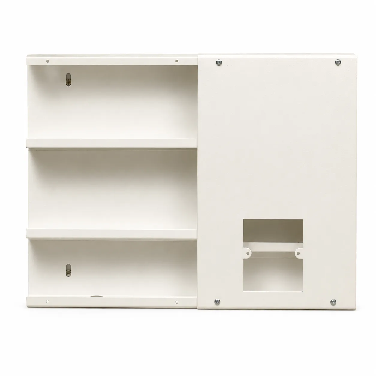 Single Knockout Plate On Trunking P. White